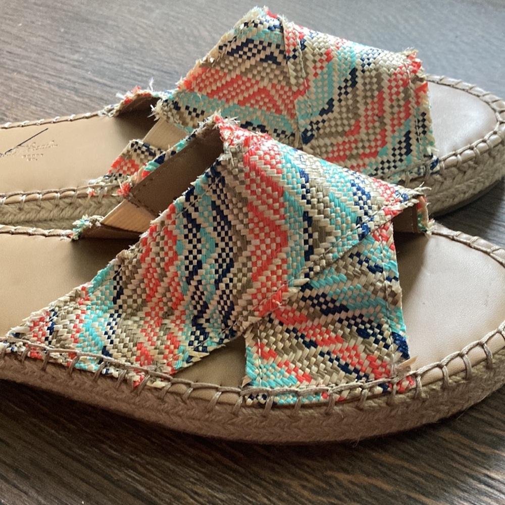 🎉5 for$10🎉 Univrrsal Tread Colorful Slide Sandals   Size 8